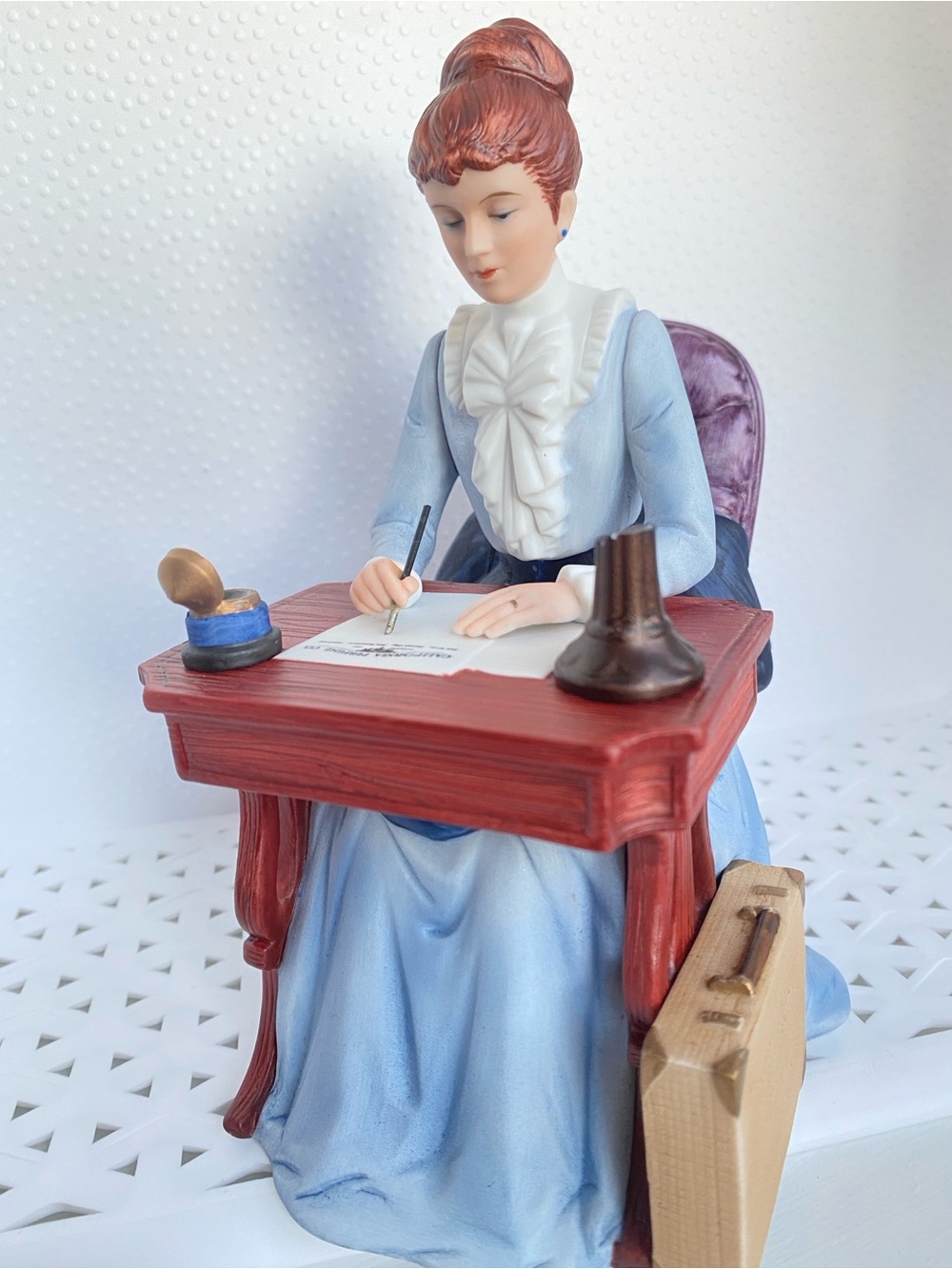 1985 Writer Lady Albee Award Victorian Broadway Custom Dressmaker Porcelain New - Picture 10 of 10